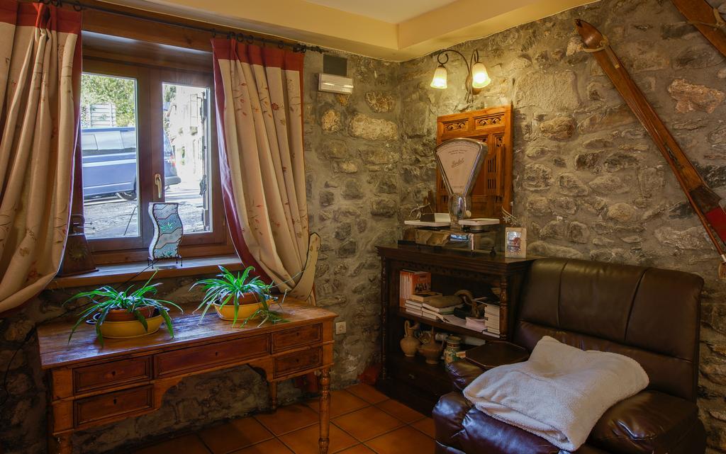 Apartahotel Faure Sallent de Gállego Buitenkant foto