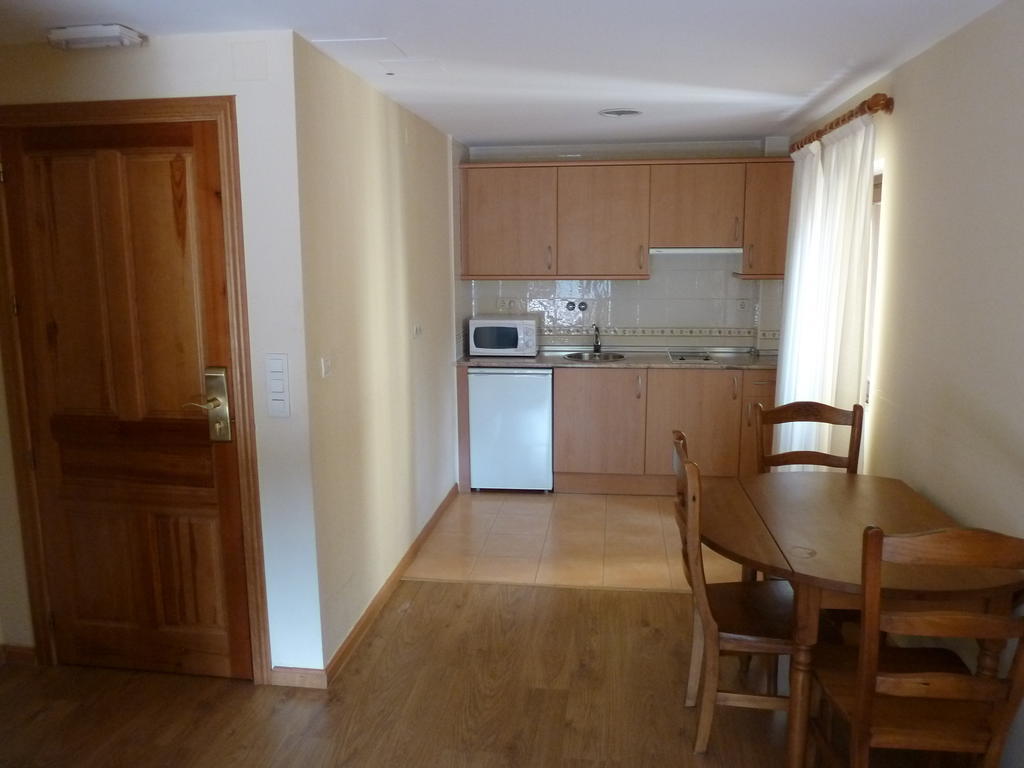 Apartahotel Faure Sallent de Gállego Kamer foto