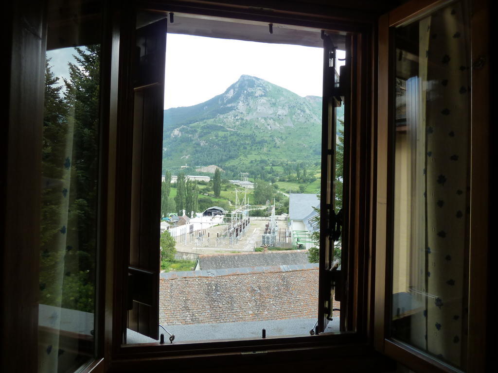 Apartahotel Faure Sallent de Gállego Buitenkant foto