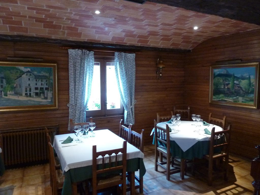 Apartahotel Faure Sallent de Gállego Buitenkant foto