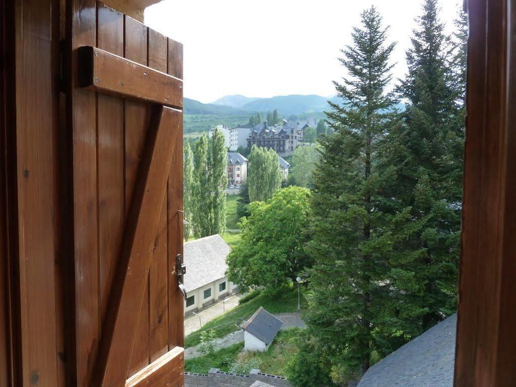 Apartahotel Faure Sallent de Gállego Buitenkant foto
